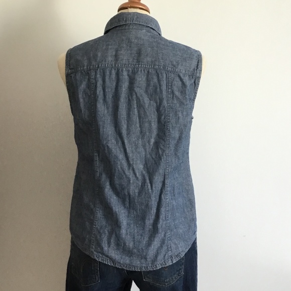Karen Scott  Blue Denim Sleeveless Button Down Top - Picture 4 of 9